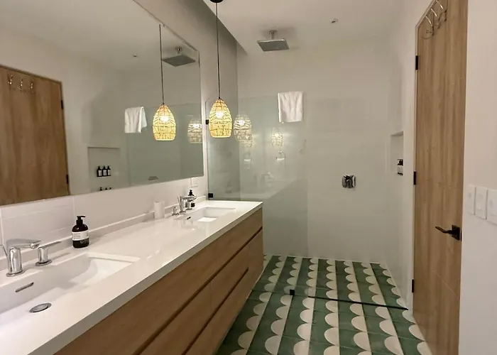 Become 33 Modern 2br In The Heart Of Apartment